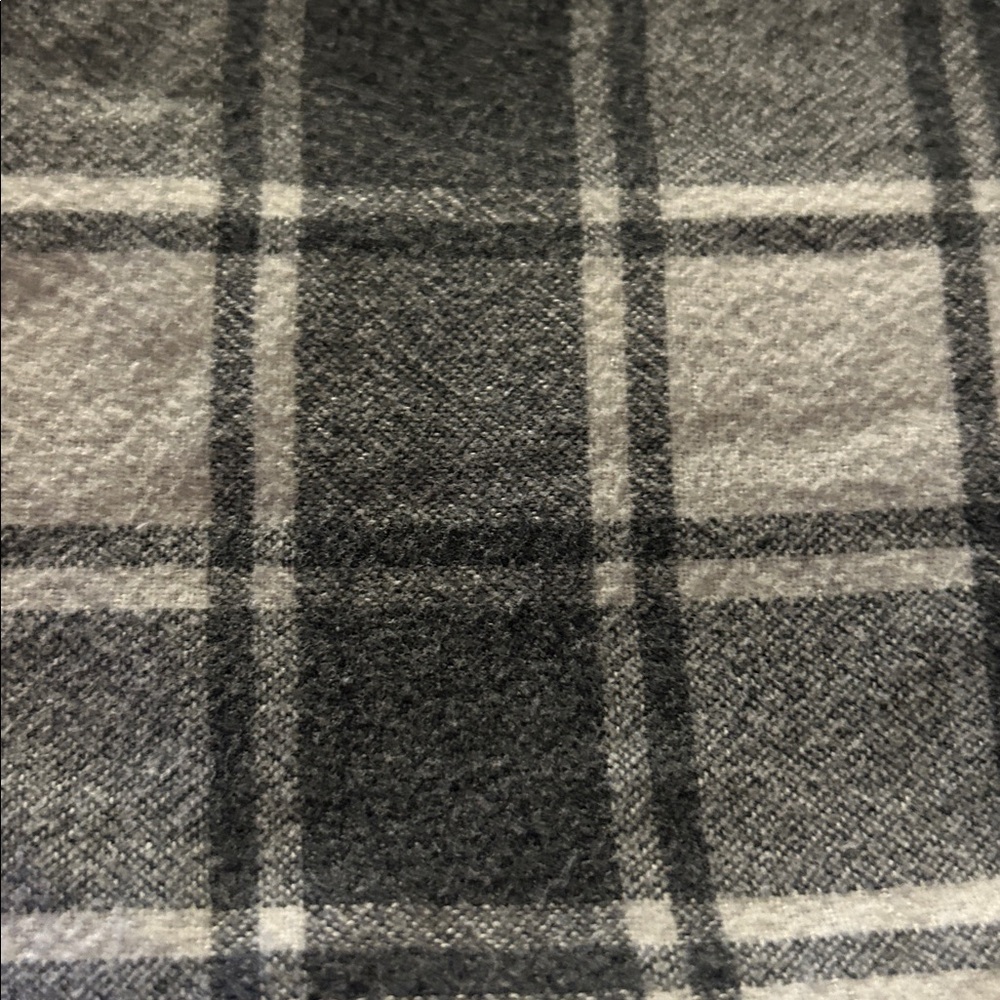 L.L Bean grey plaid flannel king fitted with cases - Picture 2 of 3